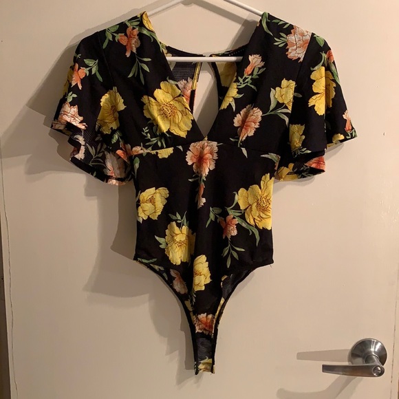 Revamped Tops - 2/$18 Floral bodysuit